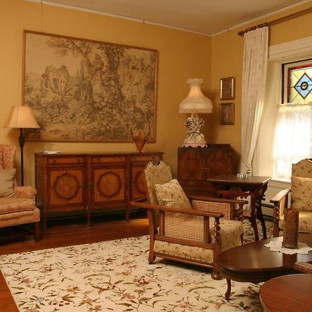 Grand Victorian Acomodação com café da manhã Cataratas do Niágara Exterior foto