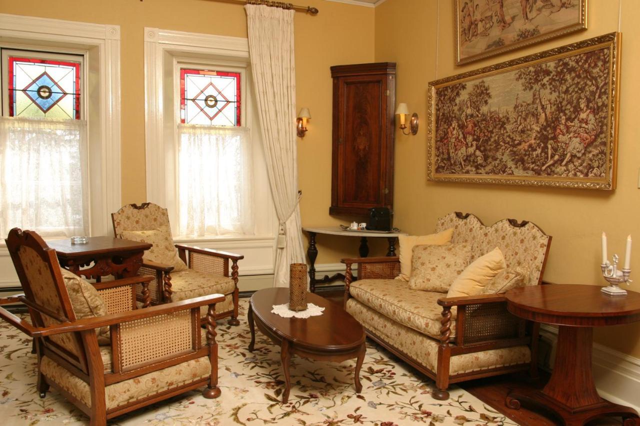 Grand Victorian Acomodação com café da manhã Cataratas do Niágara Exterior foto