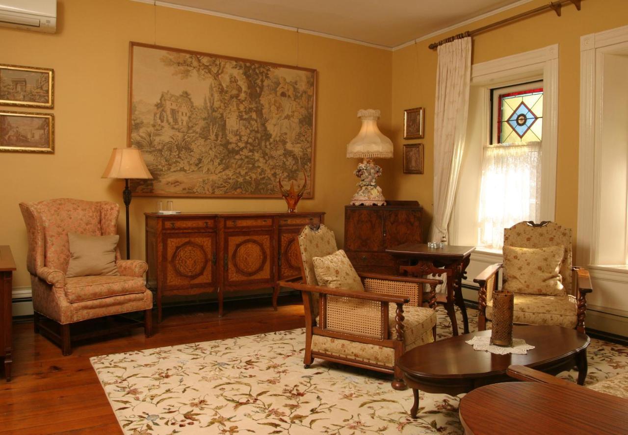 Grand Victorian Acomodação com café da manhã Cataratas do Niágara Exterior foto